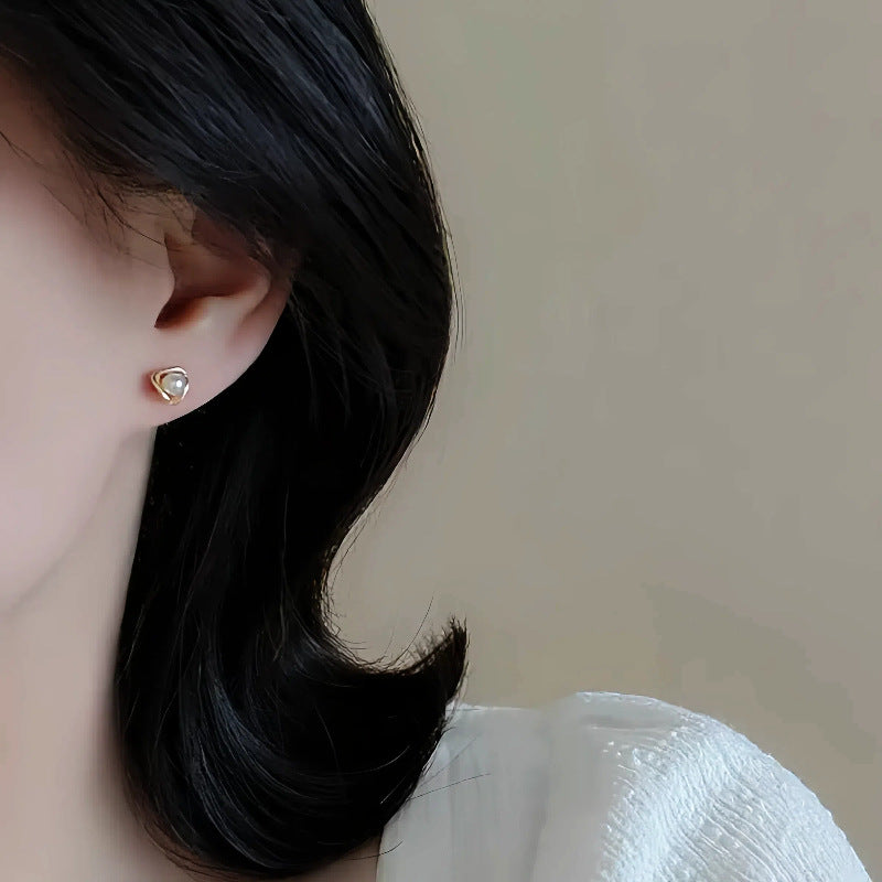 Elegant And Fresh Hollow Triangular Geometric Ear Jewelry